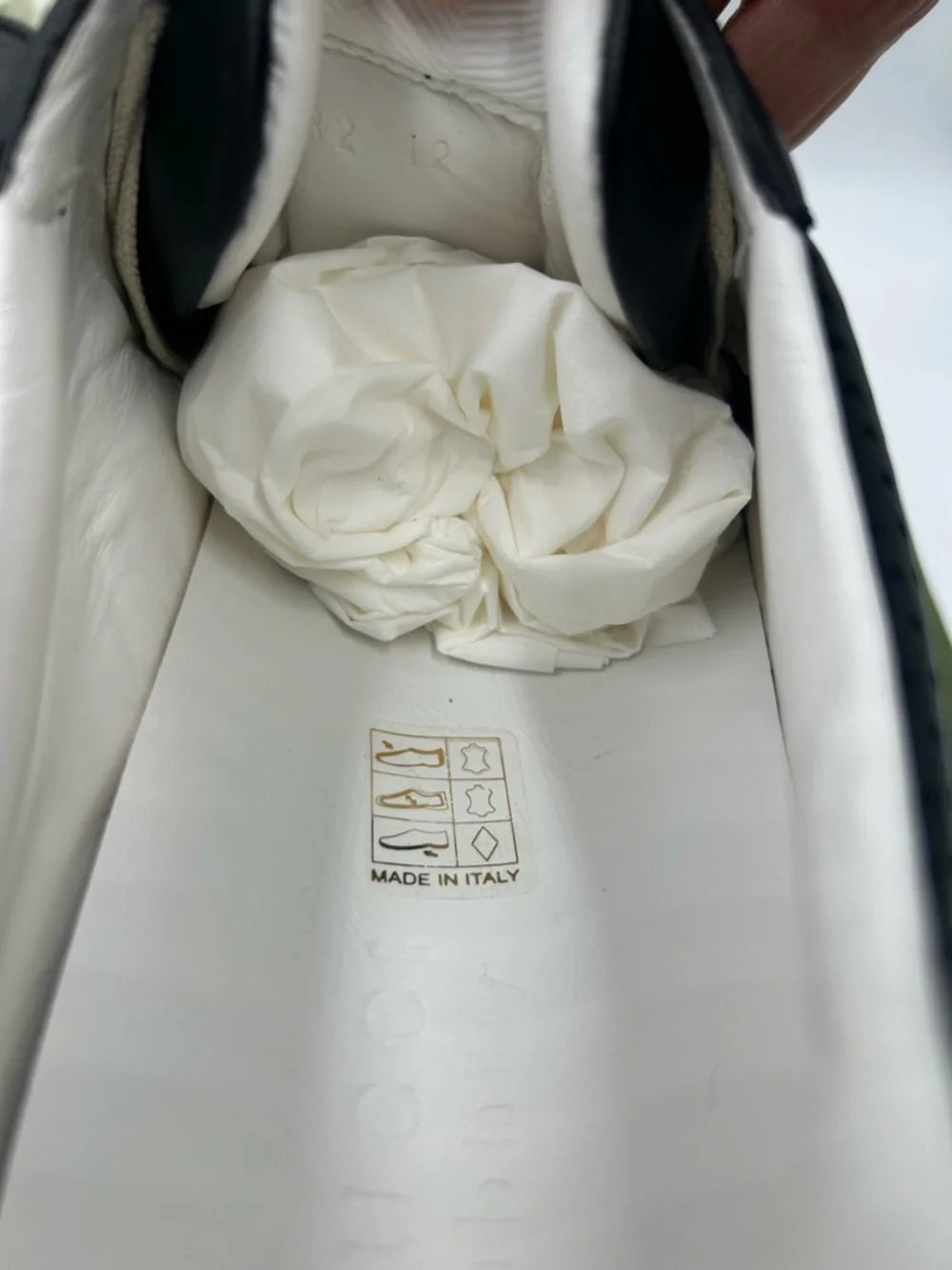 Men's Gucci GG embossed Leather sneakers size 12 made in Italy